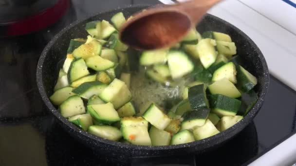 Μαγείρεμα Κολοκύθι Βραστά Λαχανικά Για Μια Υγιεινή Διατροφή — Αρχείο Βίντεο