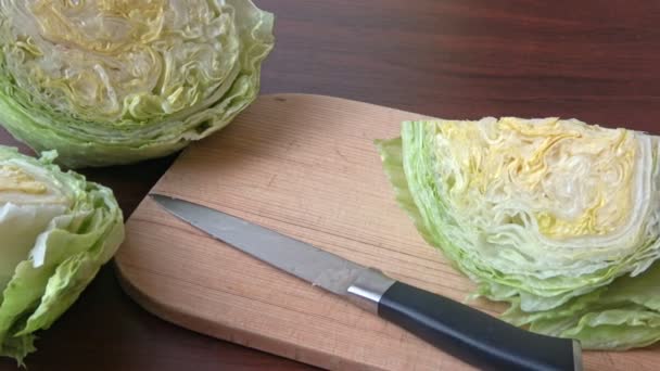 Iceberg Lettuce Fresh Salad Leaves Geometric Patterns Leaves Heart Cut — Stock Video