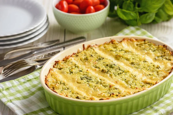 Zucchini Und Kartoffelauflauf Mit Käse Vegetarisches Essen — Stockfoto