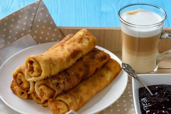 Panquecas Recheadas Queijo Doce Xícara Café — Fotografia de Stock