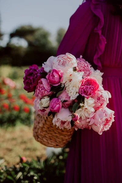 Young Woman Holding Basket Pink Peonies — Stock Photo, Image