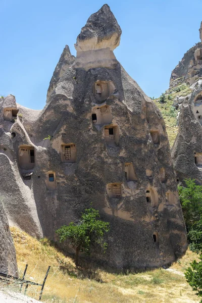 Kapadokya 'da peri bacaları (kaya oluşumları), orta Türkiye.