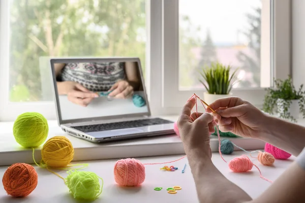 Crochet distance learning. New normal. — Stock Photo, Image