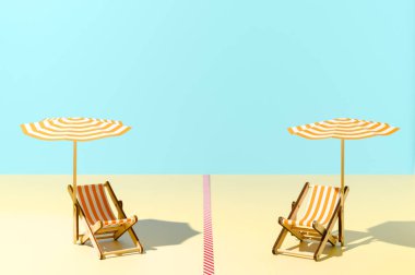 Güneş yataklı plaj ve şemsiyeli Coronavirus salgınından sonra.