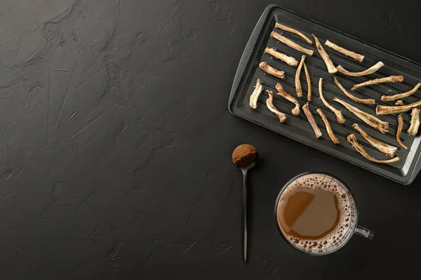 Alternativ till kaffe. Friska drycker cikoria. — Stockfoto