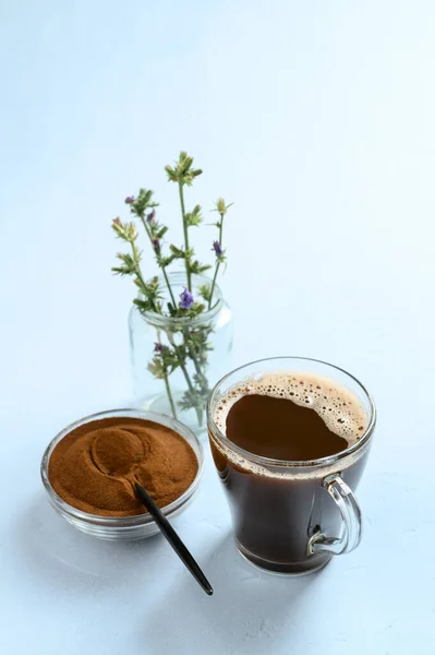 Alternatif untuk kopi. Minuman sehat chicory. — Stok Foto