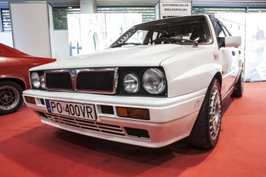 Statik görüntü üzerinde eski araba.