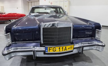 Statik görüntü üzerinde eski araba.