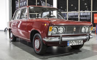 Statik görüntü üzerinde eski araba.