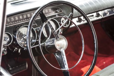 Statik görüntü üzerinde eski araba.