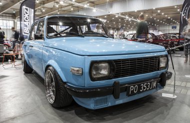 Statik görüntü üzerinde eski araba.