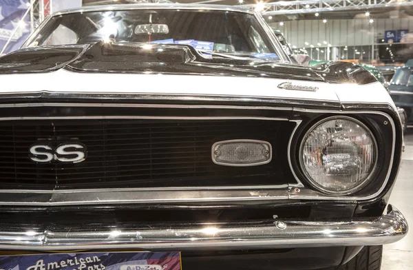 Statik görüntü üzerinde eski araba.