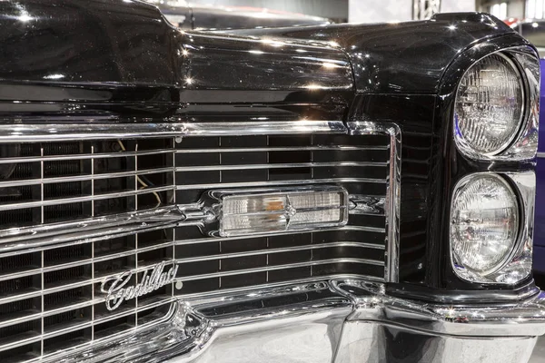 Statik görüntü üzerinde eski araba.