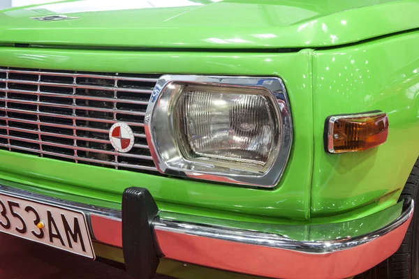 Statik görüntü üzerinde eski araba.