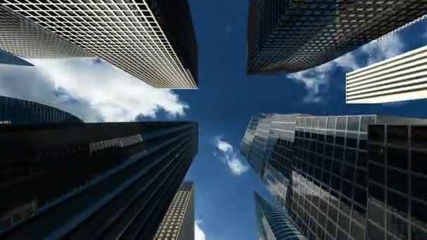 Budynki i drapacze chmur z apartamentami i biurami dla firm finansowych — Wideo stockowe