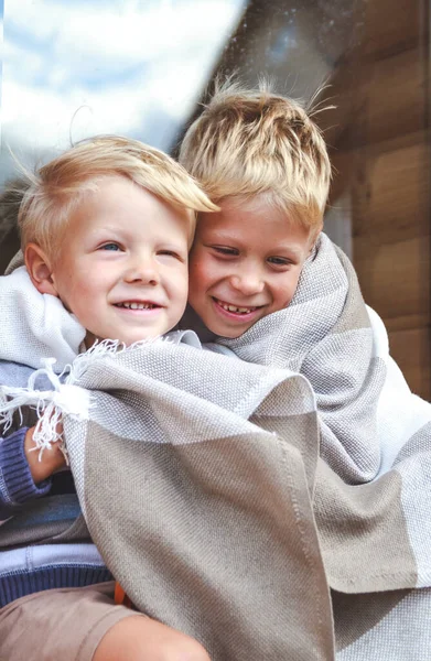 Two Brothers Hug Have Fun Together Warm Cozy Plaid — Stock Photo, Image