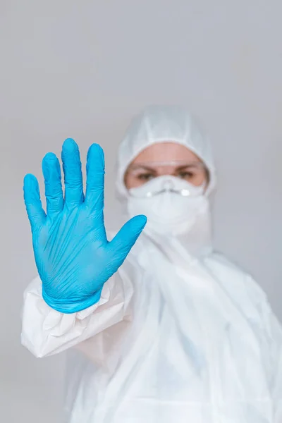 Doctora Muestra Gesto Alto Lucha Contra Pandemia Del Nuevo Coronavirus — Foto de Stock