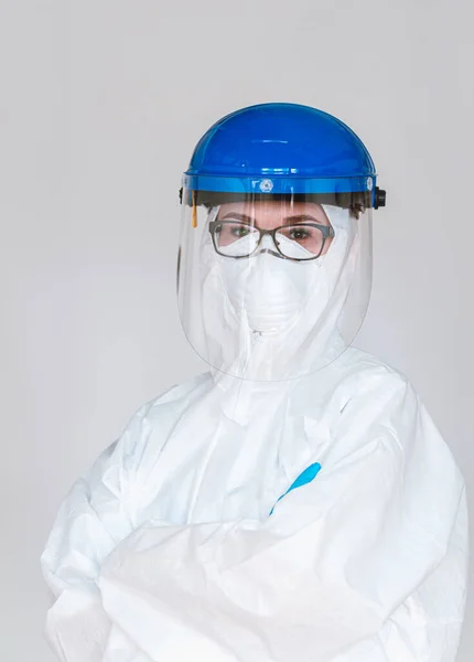 Doctora Con Traje Protector Para Combatir Pandemia Coronavirus Covid 2019 — Foto de Stock
