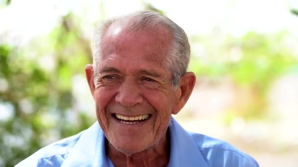 Porträt Eines Älteren Brasilianischen Mannes Mit Weißem Hut Der Die — Stockvideo