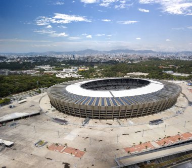 Belo Horizonte, Brezilya - 19 Ekim 2018; Belo Horizonte Pampulha arka planda Mineirinho ve Mineirao stadyum ile havadan görünümü