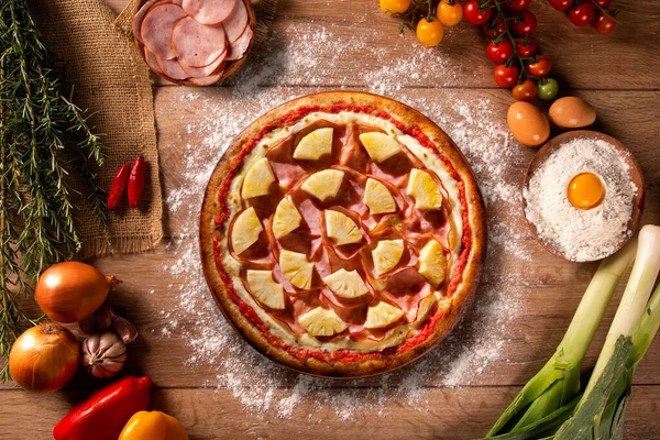 Pechuga Pavo Piñas Queso Crema Pizza Vista Superior Sobre Fondo —  Fotos de Stock