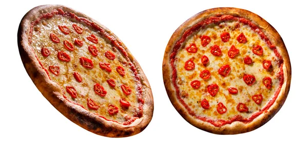赤唐辛子とチーズピザ 白い背景の上からの眺めを閉じます ブラジルの伝統的なピザ ストックフォト