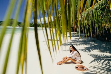 Sahilde kadın serbest meslek