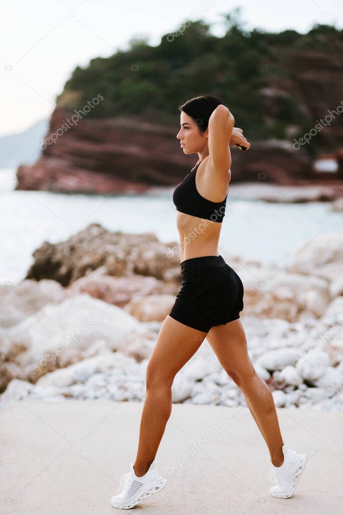 Fotos de Mujer Atlética Sexy Ejercicios Estiramiento Aire Libre