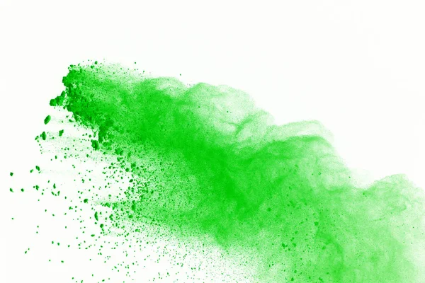 Yeşil toz splatted özetini beyaz arka plan üzerinde izole et. Renkli toz patlama.