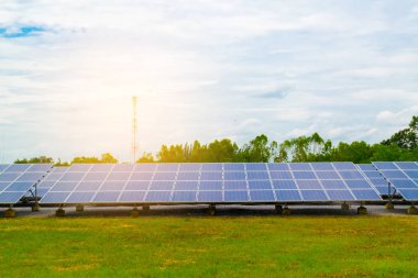 Fotovoltaik veya yenilenebilir enerji ya da elektrik için güneş paneli. Güneş panelleri güneş enerjisi elektrik energ dönüştürmek.