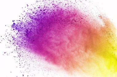 Soyut Beyaz arka plan üzerinde renkli toz patlaması. Çok renkli toz splatted izole et. Renkli bulut. Renkli toz patlayabilir. Boya Holi.