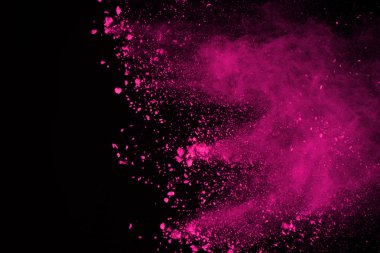 Siyah arka plan üzerine soyut pembe toz patlama. renkli toz splatted abstract, pembe toz patlayan hareket dondurmak.
