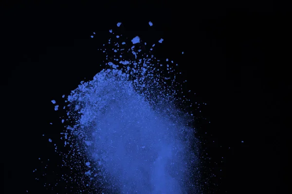 Siyah Zemin Üzerine Mavi Toz Patlama Renkli Bulut Renk Toz — Stok fotoğraf