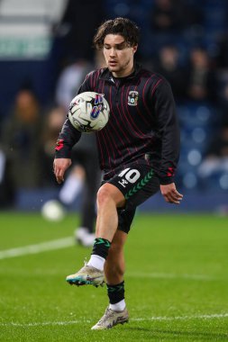Coventry City 'den Callum O' Hare maç öncesi ısınma maçı öncesinde West Bromwich Albion, Coventry City 'ye karşı The Hawthorns, West Bromwich, Birleşik Krallık, 1 Mart 202