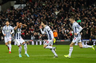 West Bromwich Albion takımından Mikey Johnston, 1 Mart 202 'de West Bromwich Albion' a karşı Coventry City 'de oynanan Sky Bet Şampiyonası' nda 1-0 'lık galibiyet golünü kutluyor.