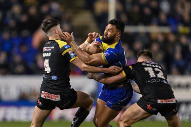 Warrington Wolves 'dan Zane Musgrove Castleford Tigers' dan Sam Wood ve Castleford Tigers 'tan Alex Mellor tarafından oynanan Betfred Süper Lig 3. Raundunda Warrington Wolves Castleford Tigers' a karşı Halliwell Jones Stadyumu, Warrington, United Ki
