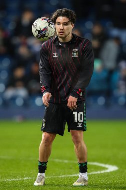Coventry City 'den Callum O' Hare maç öncesi ısınma maçı öncesinde West Bromwich Albion, Coventry City 'ye karşı The Hawthorns, West Bromwich, Birleşik Krallık, 1 Mart 202