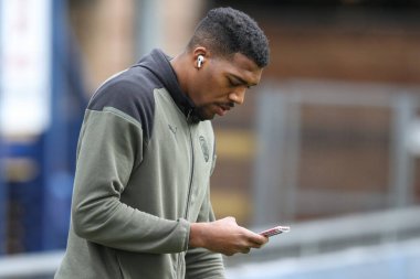 Barnsley 'den Donovan Pines, 2 Mart 202' de Adams Park, High Wycombe, Birleşik Krallık 'ta Wycombe Wanderers' a karşı oynanan Sky Bet 1 maçı sırasında geldi.