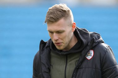 Barnsley 'den Sam Cosgrove, 2 Mart 202' de Adams Park, High Wycombe, Birleşik Krallık 'ta Wycombe Wanderers' a karşı oynanan Sky Bet 1 maçı sırasında geldi.