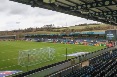 Adams Park 'ın Gök Bahis Ligi 1 maçı sırasında Adams Park, High Wycombe, Birleşik Krallık' ta Wycombe Wanderers 'a karşı oynadığı maçın genel görünümü.