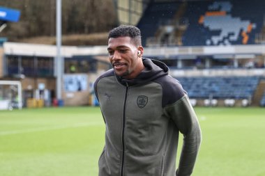 Barnsley 'den Donovan Pines, 2 Mart 202' de Adams Park, High Wycombe, Birleşik Krallık 'ta Wycombe Wanderers' a karşı oynanan Sky Bet 1 maçı sırasında geldi.