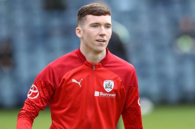 Maç öncesi ısınma oturumunda Barnsley 'den Conor Grant Adams Park, High Wycombe, İngiltere' de 2 Mart 202 'de Wycombe Wanderers-Barnsley maçında