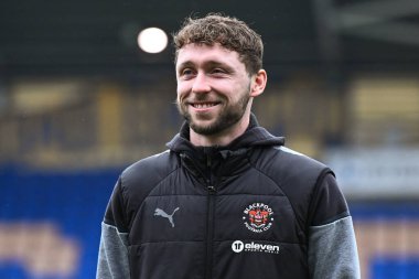 Blackpool 'dan Matthew Pennington, 2 Mart 202' de İngiltere 'de Croud Meadow, Shrewsbury' de oynanan Sky Bet 1 maçı öncesinde geldi.