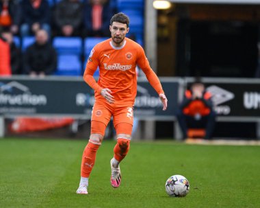 Blackpool 'dan James Husband, 2 Mart 202' de Croud Meadow, Shrewsbury, İngiltere 'de oynanan Skrewsbury Town-Blackpool maçında topa vuruyor.