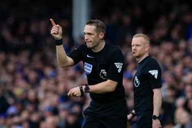 Hakem Craig Pawson, İngiltere 'nin Liverpool kenti Goodison Park' ta oynanan Premier League maçında Everton 'a karşı oynadığı VAR maçında Everton' a ceza verdi.