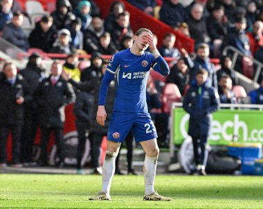 Chelsea 'den Conor Gallagher, Premier League maçında Brentford Chelsea' ye karşı Gtech Community Stadyumu 'nda 2 Mart 202' de oynanan maçta hayal kırıklıklarını gösteriyor.