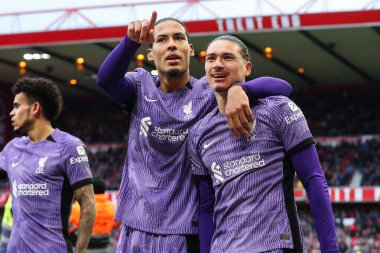 Liverpool 'lu Darwin Nez, İngiltere' nin Nottingham şehrinde oynanan Premier Lig maçı Nottingham Forest-Liverpool maçında 0-1 kazanma hedefini kutluyor.