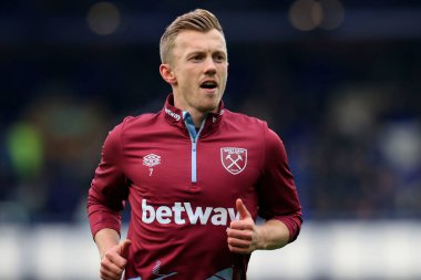 West Ham United 'dan James Ward-Prowse Premier League maçı öncesinde Goodison Park, Liverpool, İngiltere' de oynanan Everton-West Ham United maçında ısınma turunda...