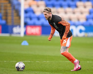 Blackpool takımından Hayden Coulson 2 Mart 202 'de Croud Meadow, Shrewsbury, İngiltere' de oynanan Sky Bet Ligi 1 maçı öncesinde ısınma turunda
