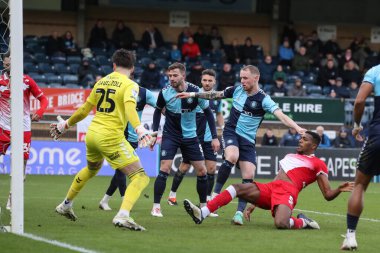 Barnsley 'den Donovan Pines, 2 Mart 202' de Adams Park, High Wycombe, Birleşik Krallık 'ta Wycombe Wanderers-Barnsley maçında 2-2 berabere kaldı.